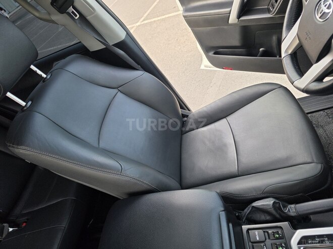 Toyota Land Cruiser Prado-8