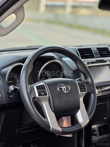 Toyota Land Cruiser Prado-6