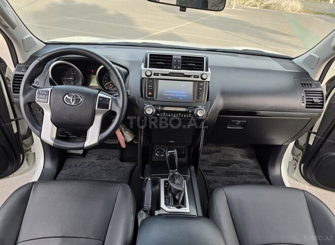 Toyota Land Cruiser Prado-5