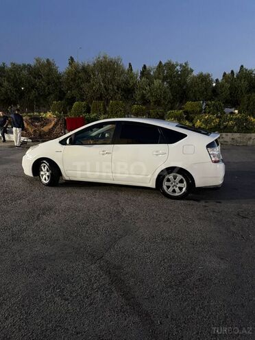 Toyota Prius-8