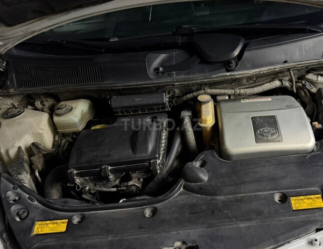 Toyota Prius-16