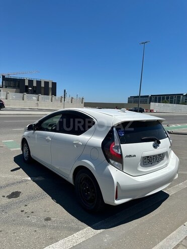Toyota Aqua-6