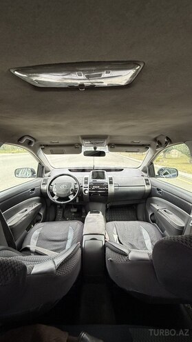 Toyota Prius-6