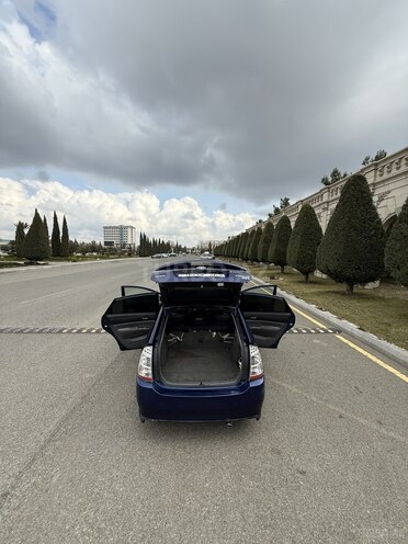 Toyota Prius-5