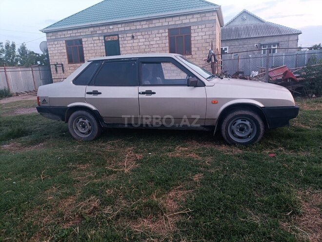 LADA (VAZ) 21099-4
