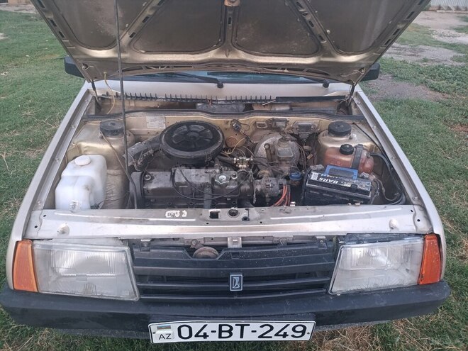 LADA (VAZ) 21099-9