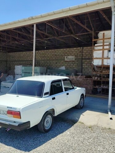 LADA (VAZ) 2107-2