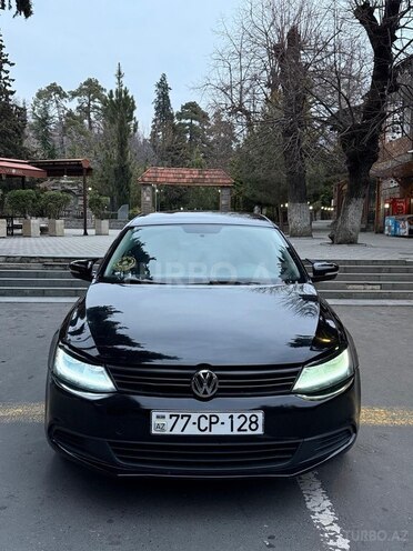 Volkswagen Jetta-2