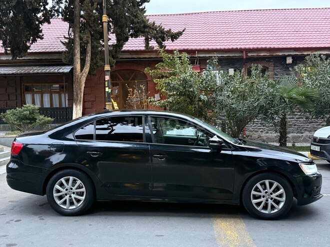 Volkswagen Jetta-4