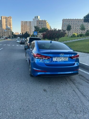 Hyundai Elantra-3