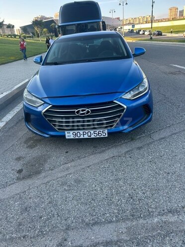 Hyundai Elantra-1