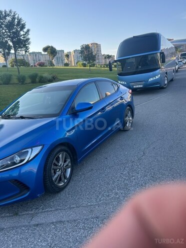Hyundai Elantra-4