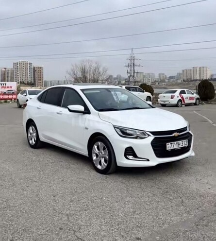 Chevrolet Onix-10