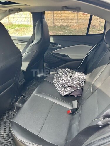 Chevrolet Onix-6