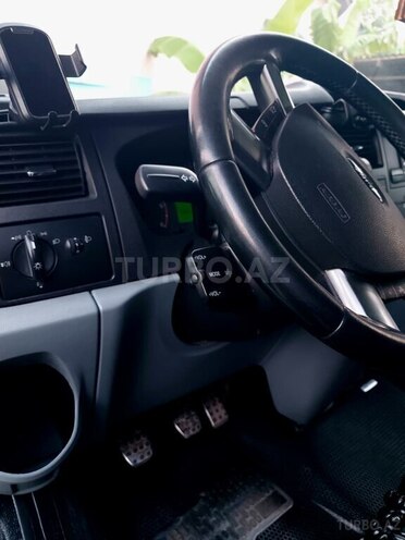 Ford Transit-9