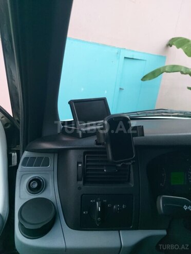 Ford Transit-12