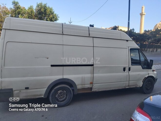 Ford Transit-4