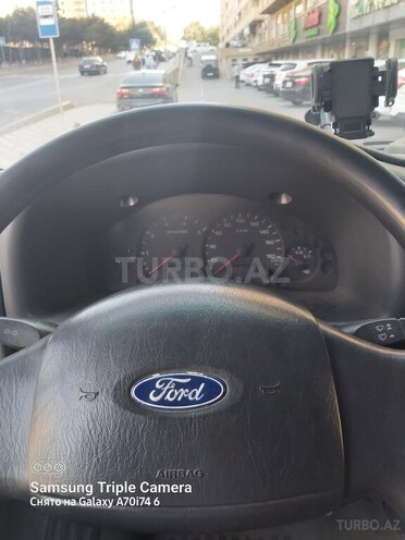 Ford Transit-7