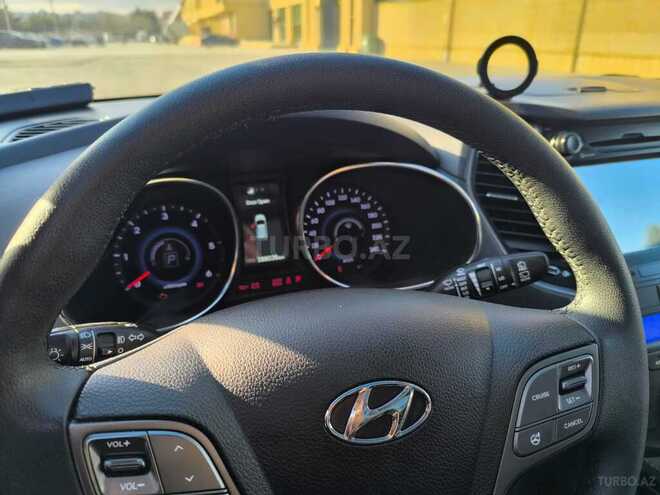 Hyundai Santa Fe-12