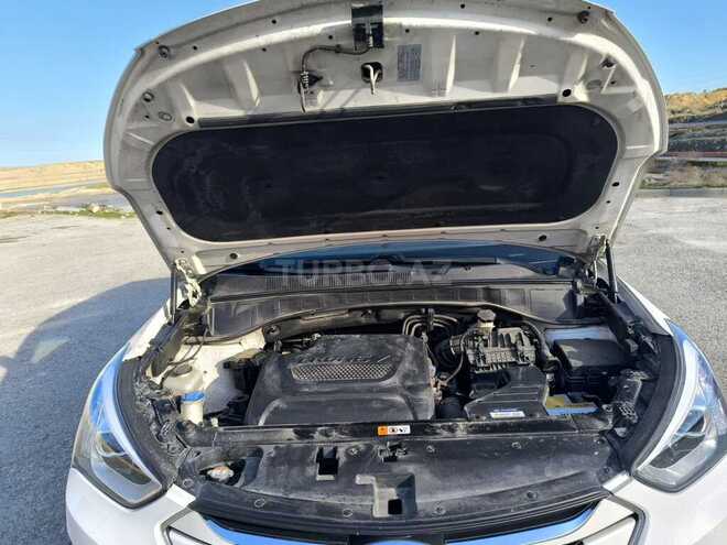 Hyundai Santa Fe-13