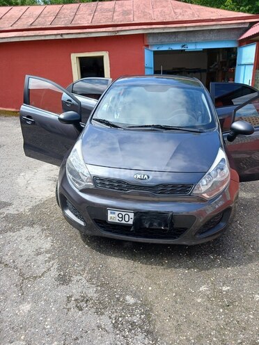 Kia Rio-1