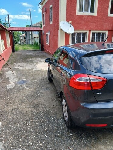 Kia Rio-10