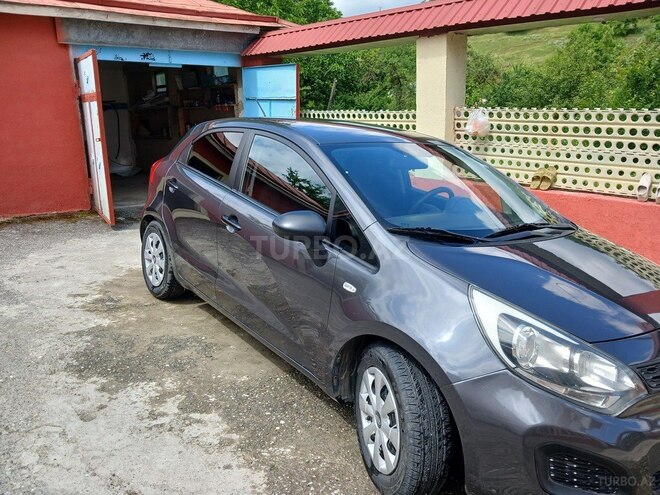 Kia Rio-5