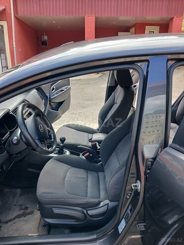 Kia Rio-4