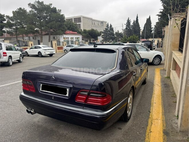 Mercedes E 230-4