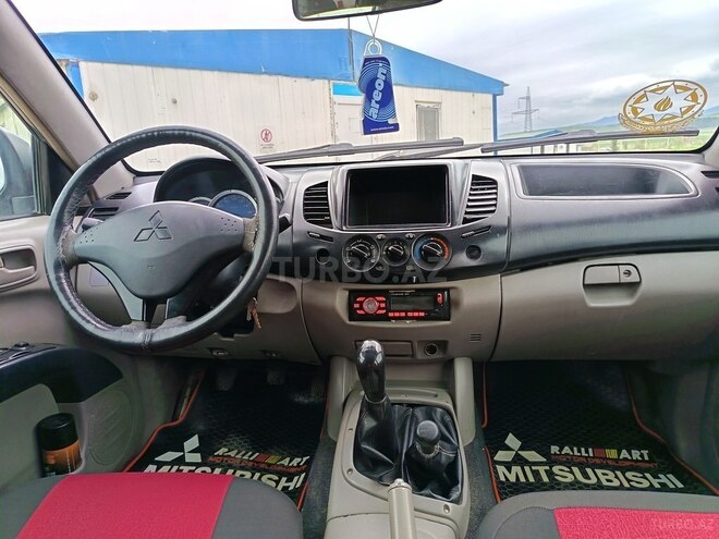 Mitsubishi L200-3