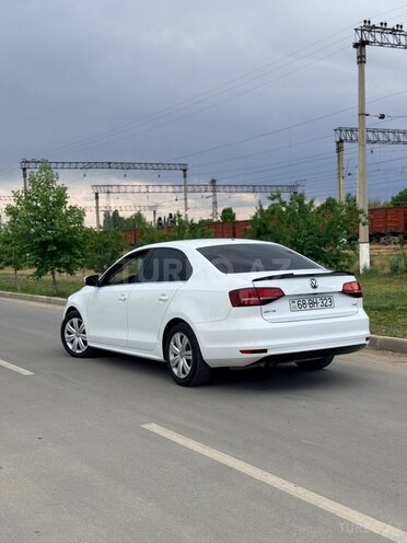 Volkswagen Jetta-5