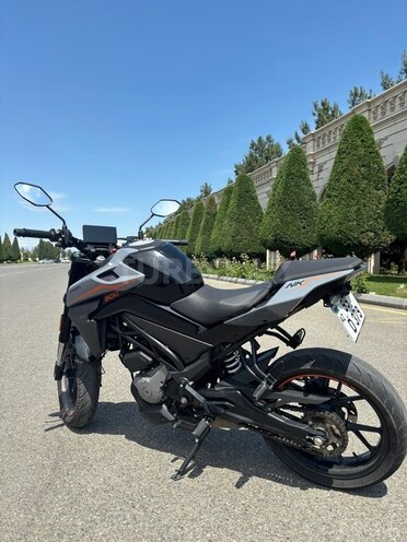 CFMOTO 300 NK-4