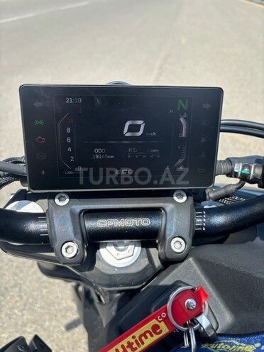 CFMOTO 300 NK-3