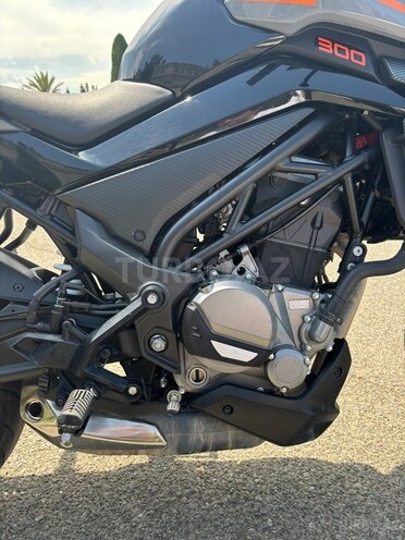 CFMOTO 300 NK-2