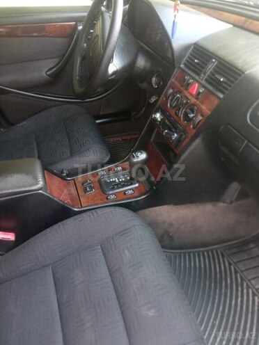 Mercedes C 240-6