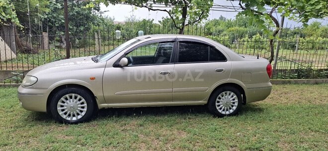 Nissan Sunny-11
