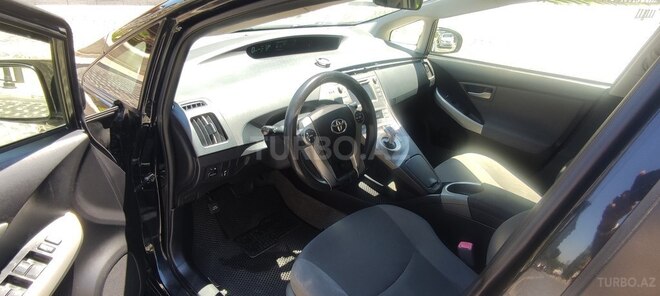 Toyota Prius-9
