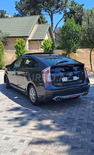 Toyota Prius-2