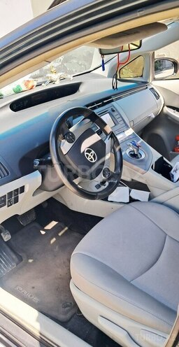 Toyota Prius-3