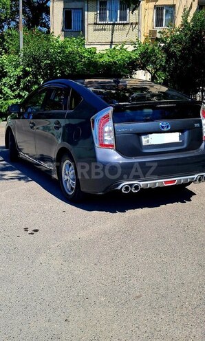 Toyota Prius-4
