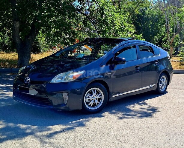 Toyota Prius-11