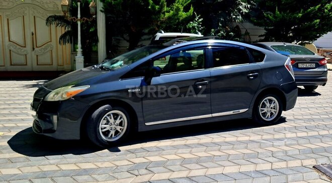Toyota Prius-13