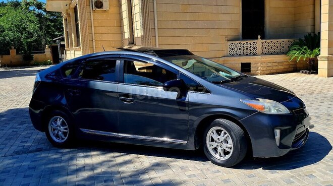 Toyota Prius-14