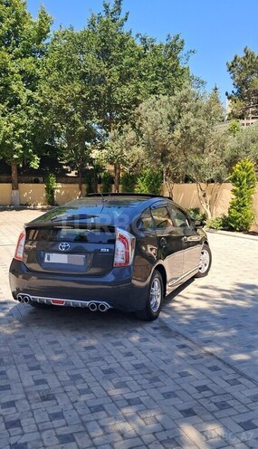 Toyota Prius-16