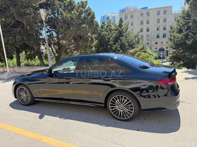 Mercedes E 300 e-4