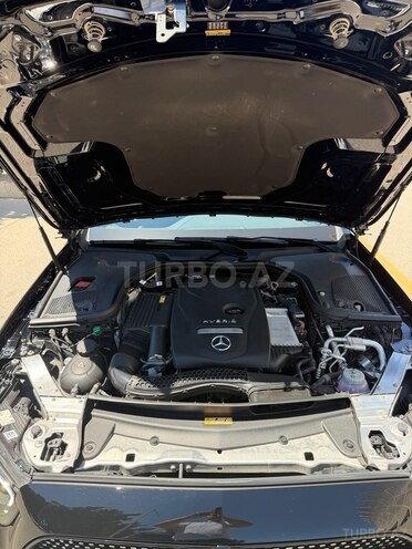 Mercedes E 300 e-9