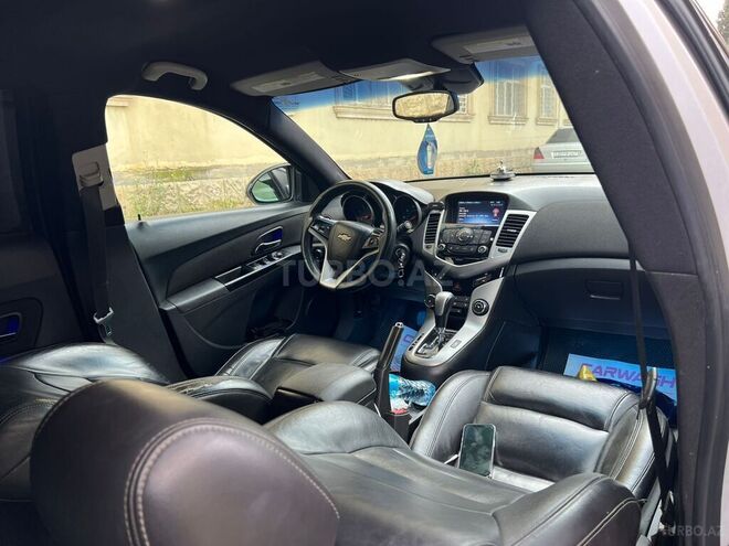 Chevrolet Cruze-11