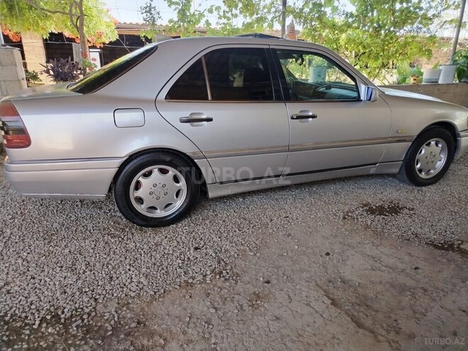 Mercedes C 220-2