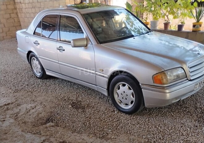 Mercedes C 220-1