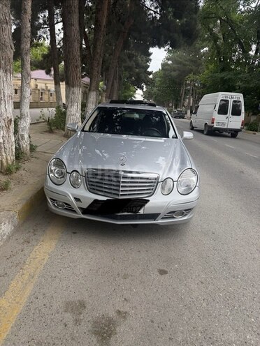 Mercedes E 220-1
